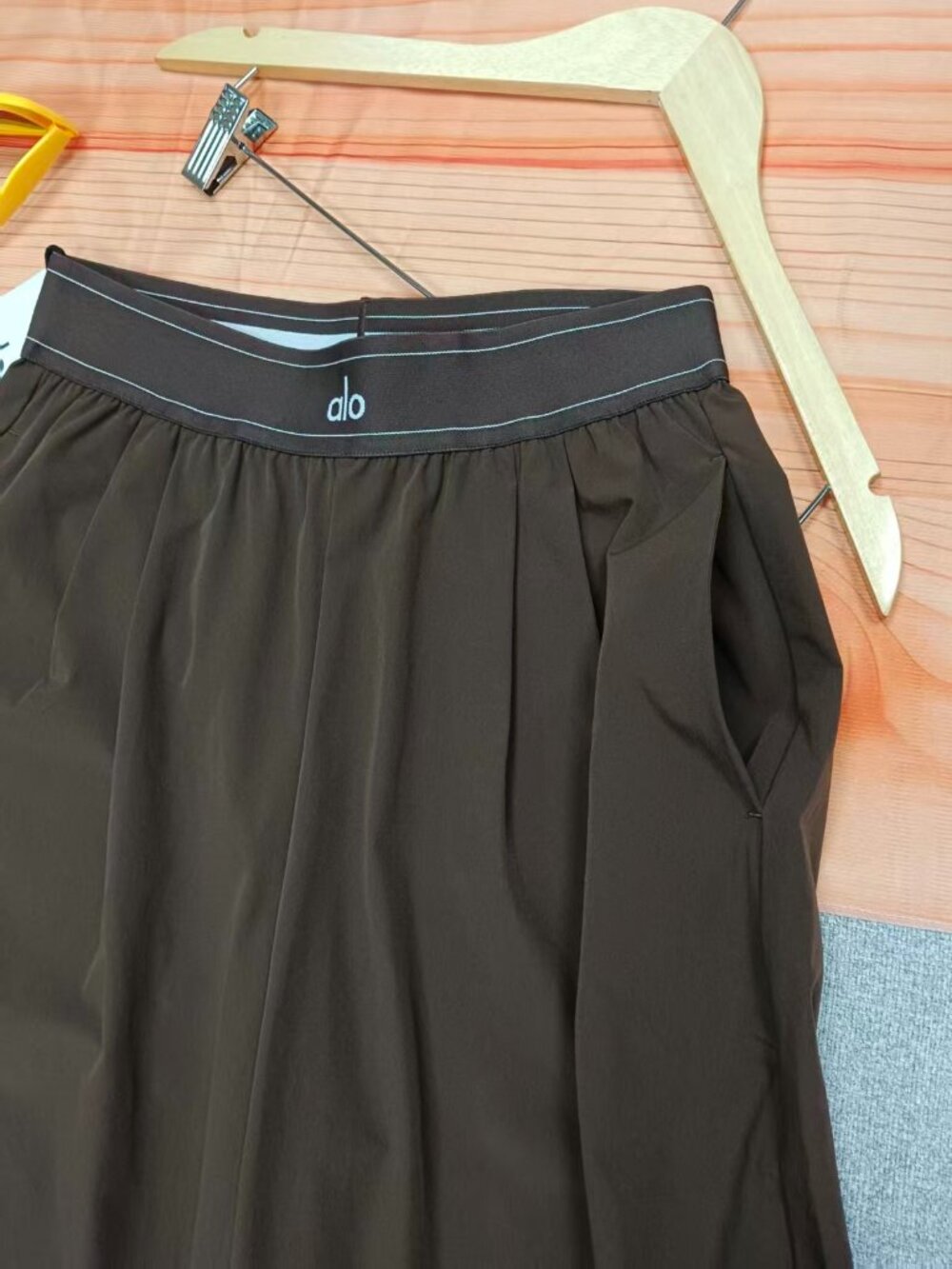 ALO Yoga💕Suit Up Trouser Espresso Wide Leg Pants Regular 30" Soft Luxe NWT - Picture 3 of 9